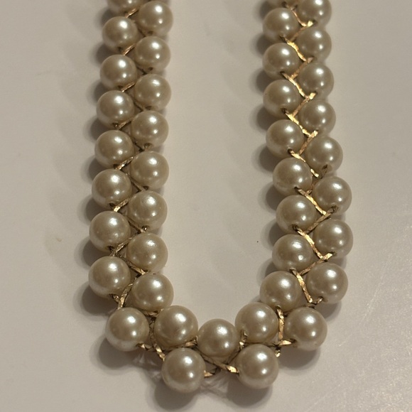 Vintage Avon Gold Tone Double Faux Pearl Choker - Picture 5 of 8